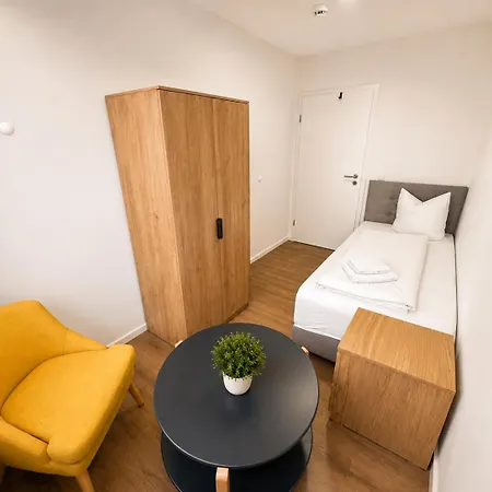 Apartament Sunnyhome Monteurwohnungen Und In